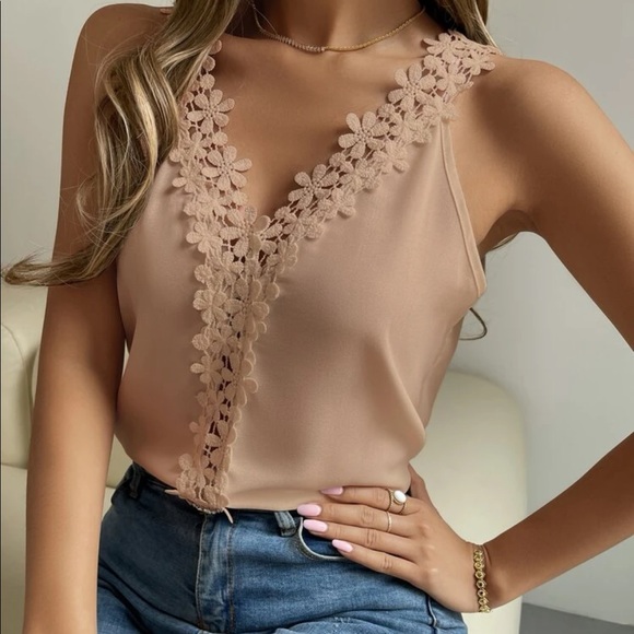 Boho floral lace cami top - Picture 3 of 9